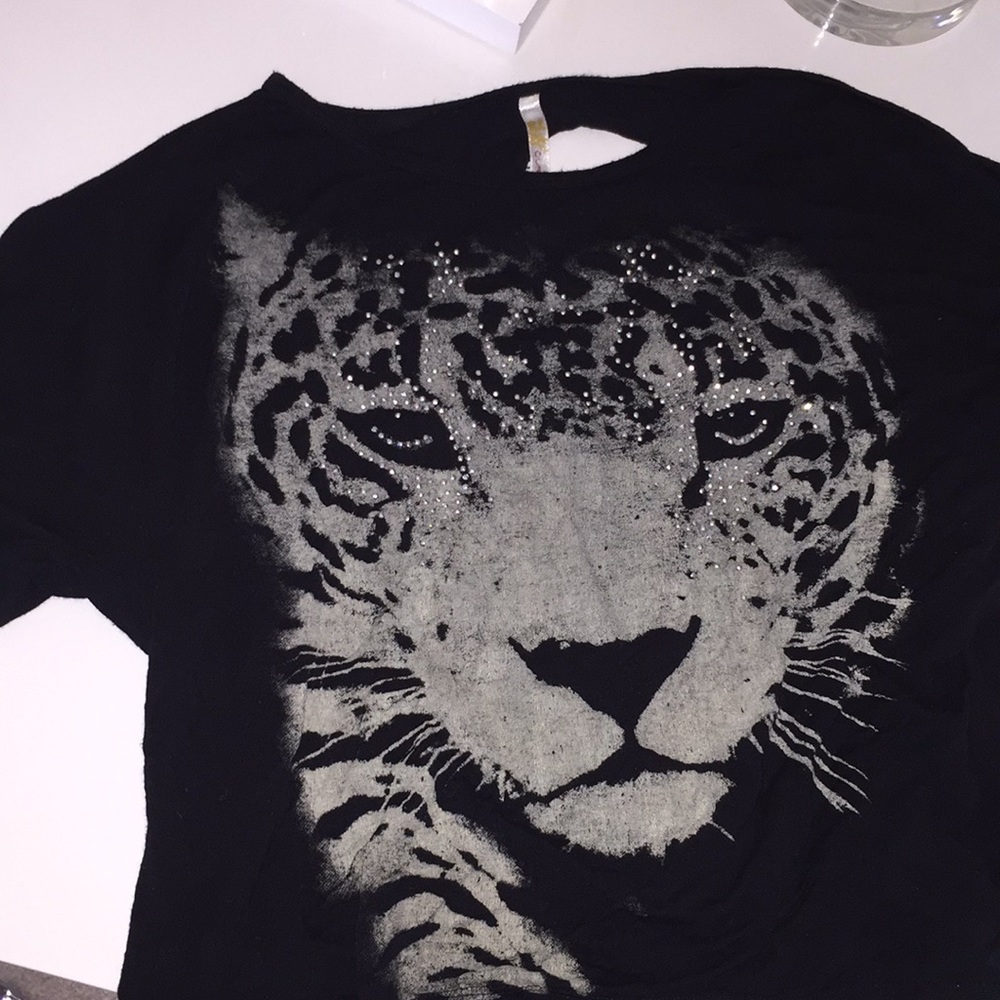 Black leopard top